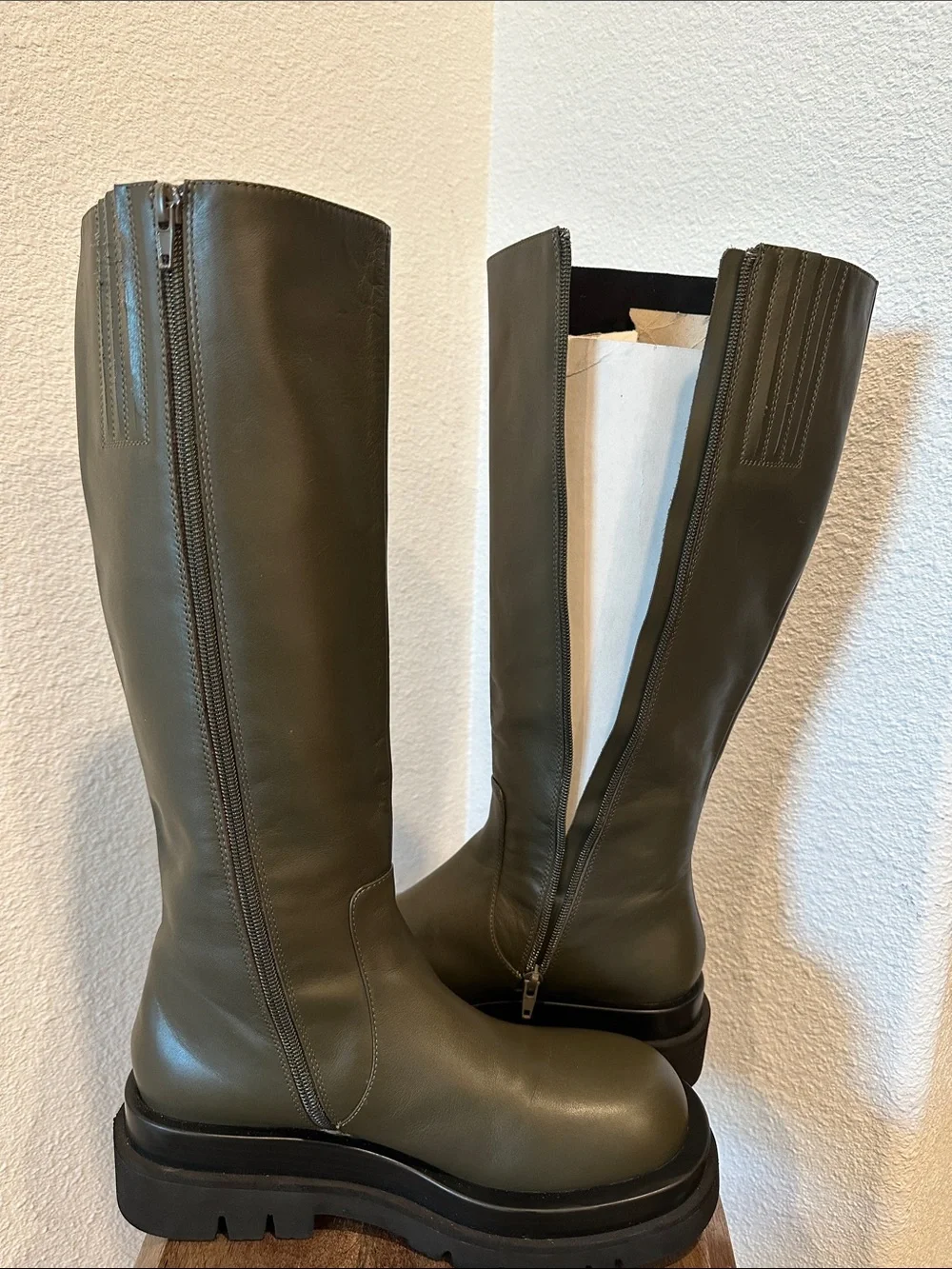 NEW Jeffrey Campbell 